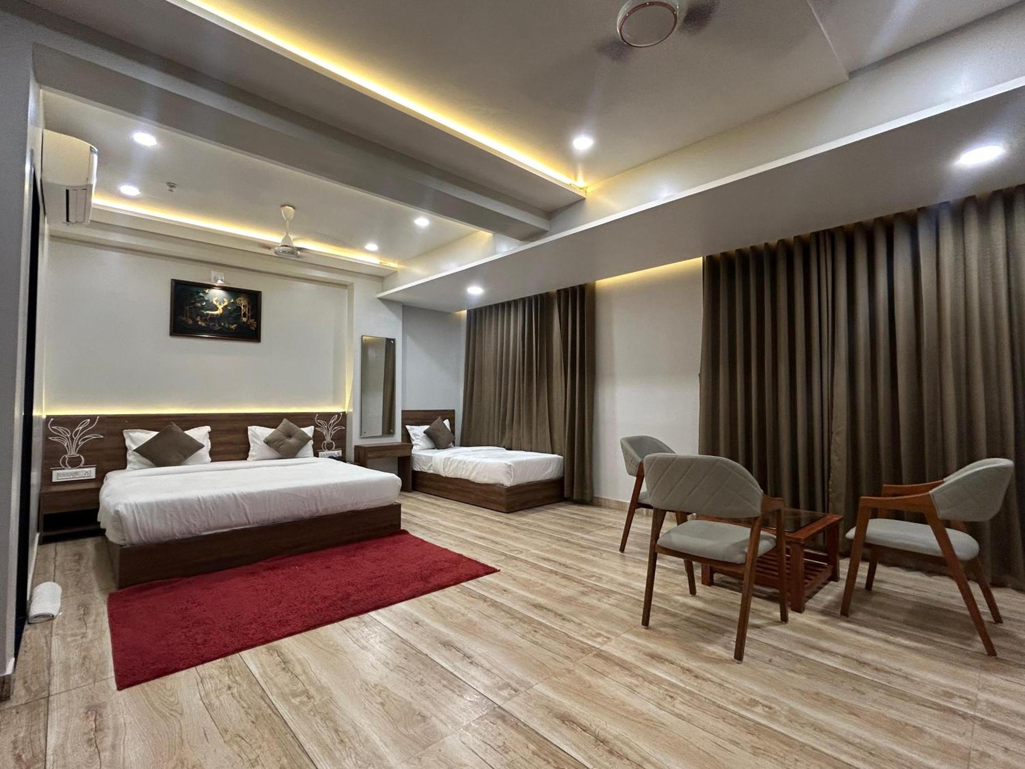Hotel Holiday Icon Dwārka 외부 사진
