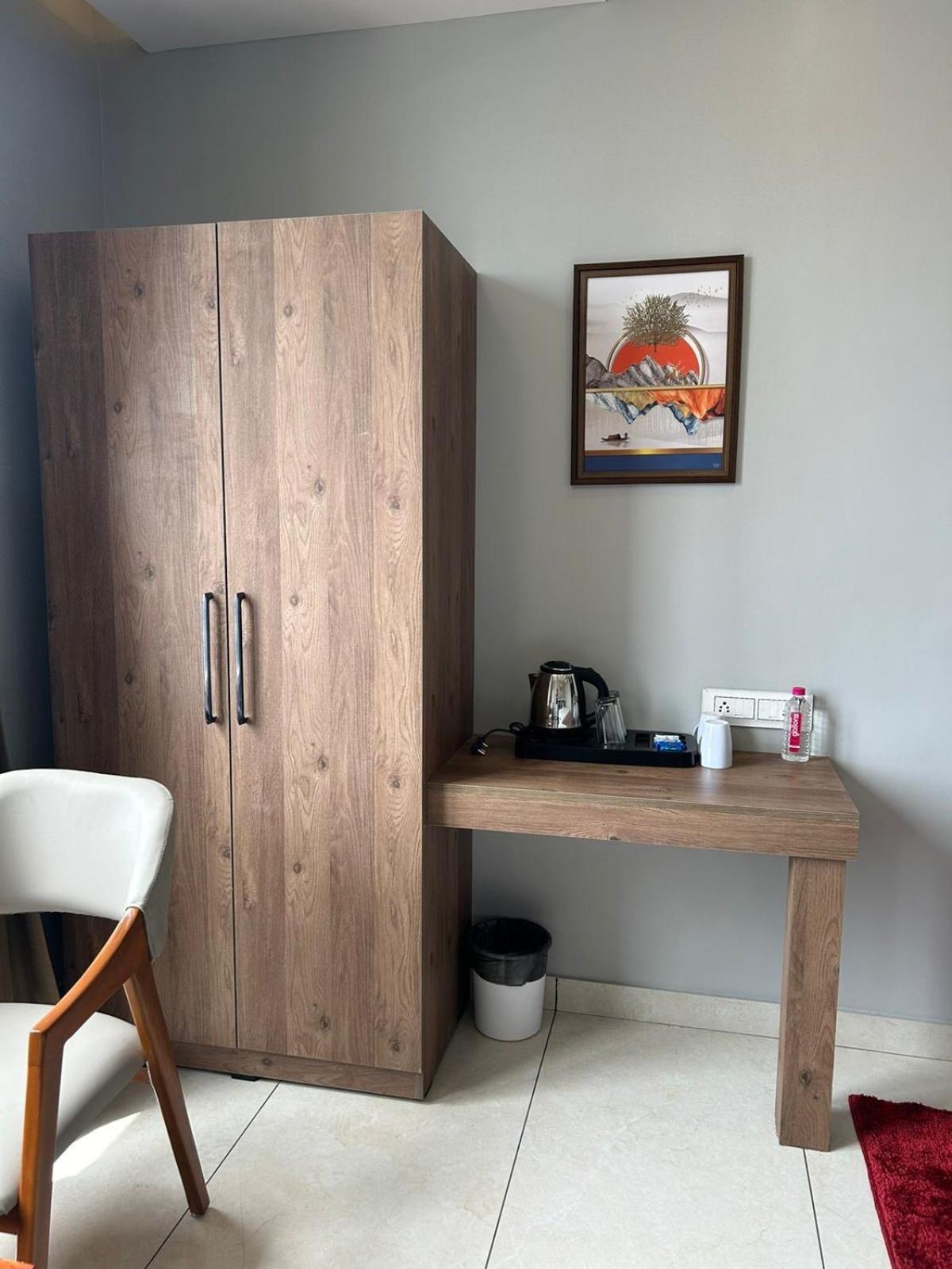 Hotel Holiday Icon Dwārka 외부 사진