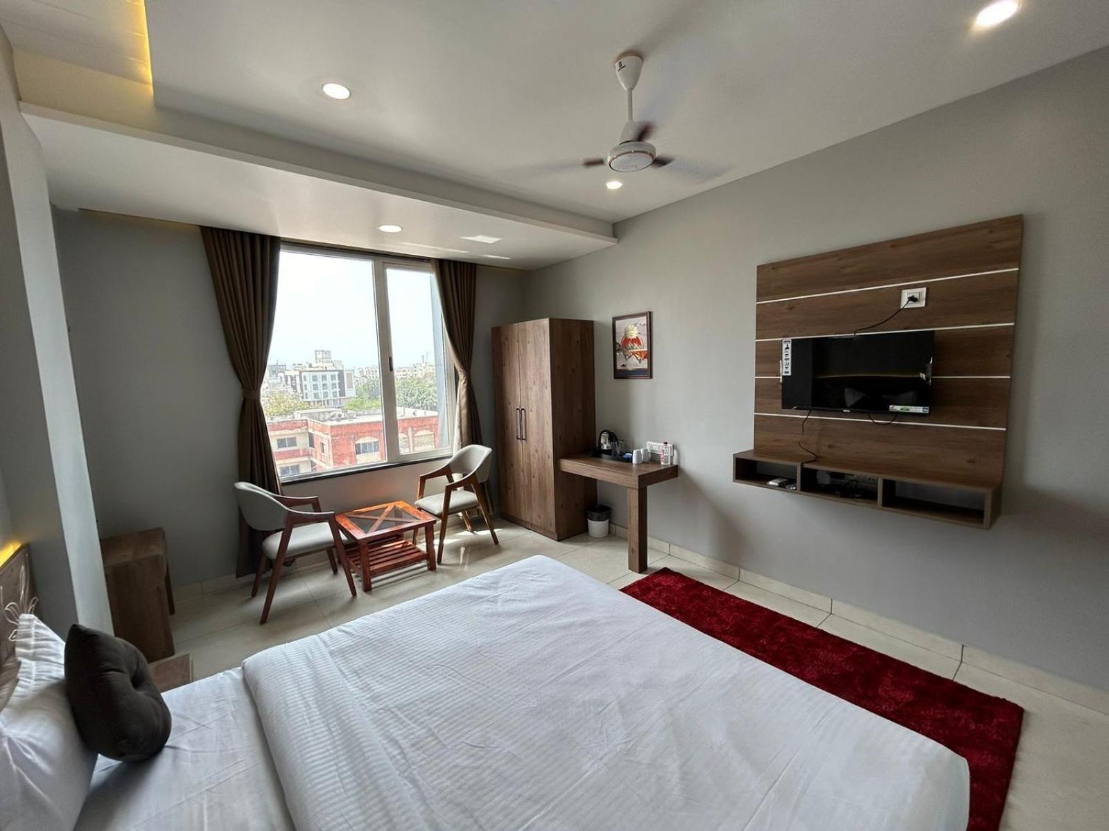 Hotel Holiday Icon Dwārka 외부 사진